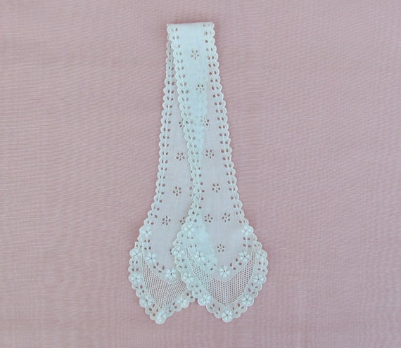 Antique embroidered jabot, Victorian neckline tri… - image 1