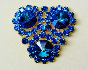 1960's cobalt blue rhinestone brooch with 3 large blue green rivoli stones