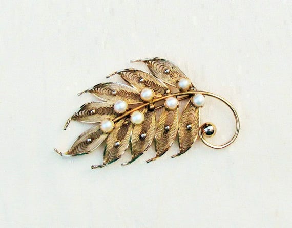 Alice Caviness gold filled pearl brooch, 12 K gol… - image 1
