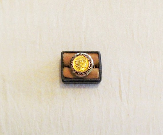 Vintage 14K gold ring with replica Greek coin depicting Alexander the Great
