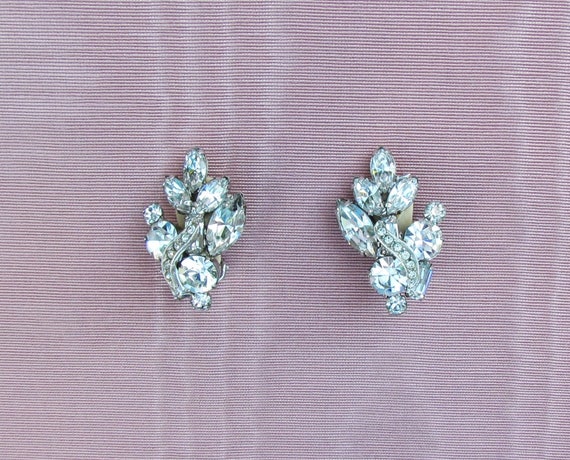 Vintage Weiss rhinestone brooch and earrings, lar… - image 7
