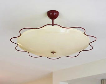Plafonnier moderne Mid-Century rouge clair, lustre en laiton fait main Grand