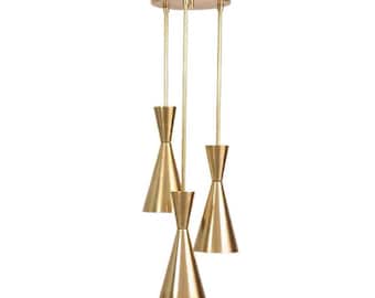 Plafonnier suspendu lustre en cascade en laiton moderne du milieu du siècle 3 lumières
