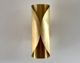 Handmade Brass Wall Sconce: Sculptural Twist, Mid-Century Modern Lighting