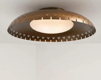 Plafonnier Mid-Century en laiton avec globe en verre - Luminaire sculptural Spoutnik