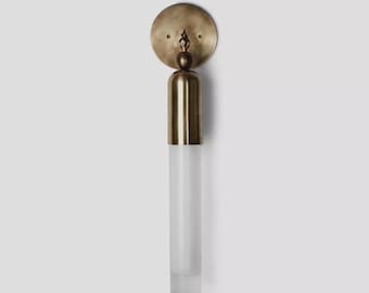 Moderne Messing Zylinder Wandleuchte, minimalistische Milchglas Leuchte