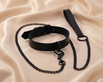 Black Leather Choker and Leash Set, Adjustable Collar with Black Chain Leash, Minimalist Statement Choker, Gothic Fashion Accessory, Gift
