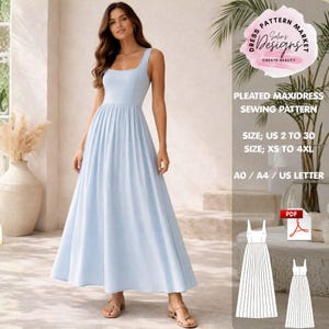 Puede incluir: Un vestido largo plisado azul claro con escote cuadrado y falda fluida. La imagen incluye un patrón de costura con el texto "PLEATED MAXIDRESS SEWING PATTERN" e información de tallas. El vestido lo lleva una modelo.