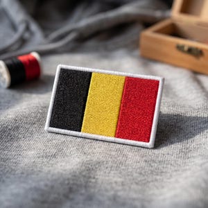 Toppa ricamata con la bandiera del Belgio, distintivo rettangolare con chiusura a strappo, emblema nazionale tricolore belga, applicazione tattica per giacca da tifoso di calcio