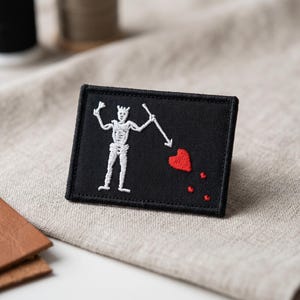 Blackbeard Pirate Flag Patch, Embroidered Edward Teach Morale Badge, Tactical Skeleton Horned God Hook and Loop Crest for Vest Backpack Gear