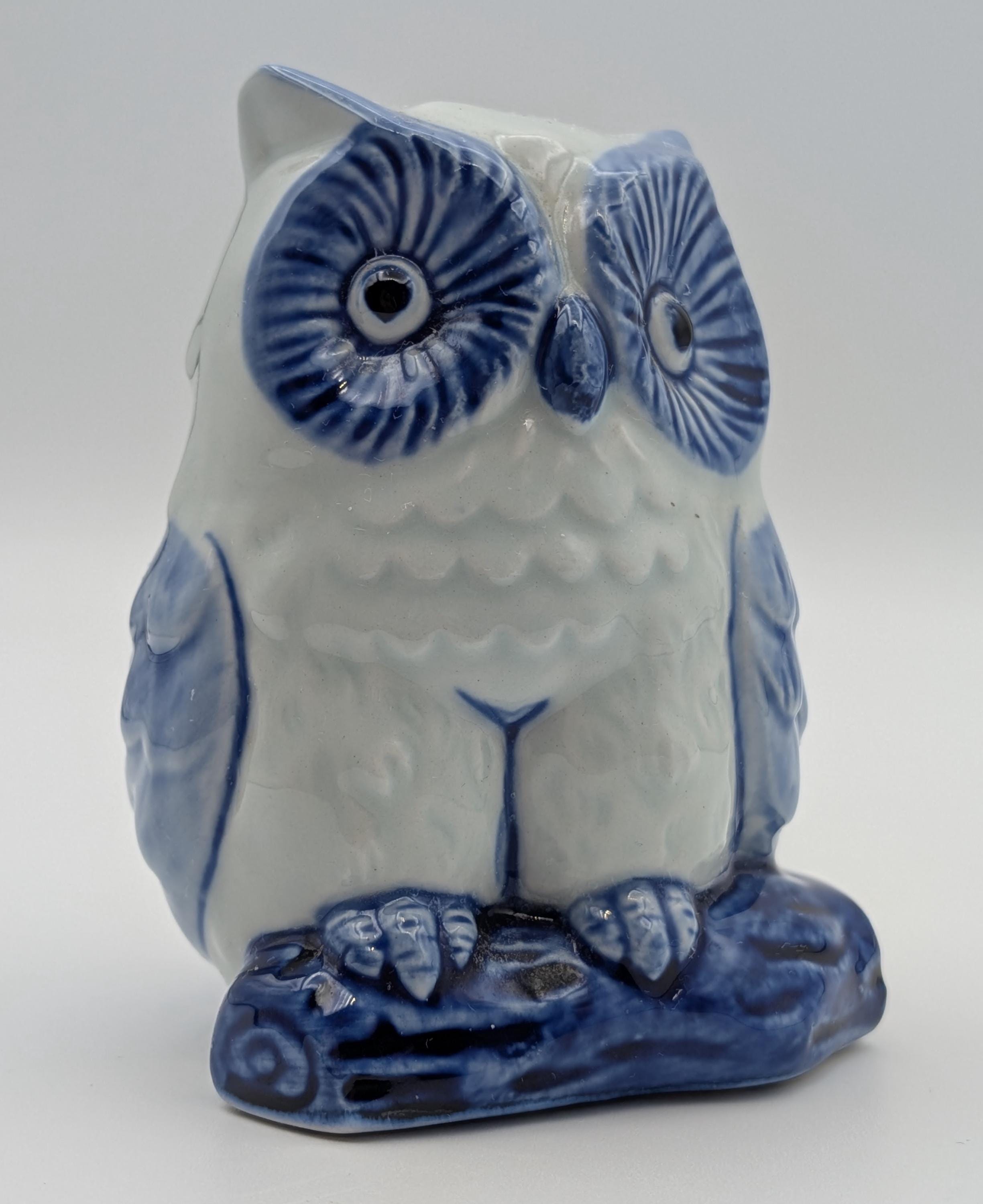 Vintage Delft Blue Ceramic Owl Figurine – Miniature Chinoiserie Bird Statue (2" Tall)