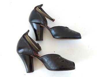 1940s platform peep toe shoes, 1940s heels, size 6