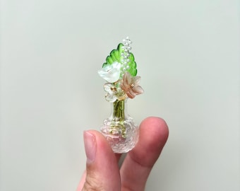 Mini-Magnet mit neutralem Blumenstrauß | Handgefertigte kleine Glasvase | Kühlschrankmagnet mit Blumenmuster | Wohndeko im Landhausstil
