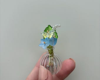 1x blauer Schmetterling Blumenstrauß Magnet | Kleine elegante Blumenvase | Handgemachte Mini Blumenstrauß Dekor