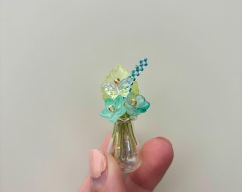 1 Glas Schmetterling Magnet | Kleine elegante Blumenvase | Handgemachte Mini Blumenstrauß Dekor