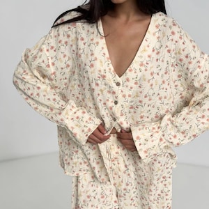 Blommigt muslinpyjamaset för kvinnor, volangprydda bomullssovkläder, Cottagecore loungeset, mjuk tvådelad outfit, brudpyjamas