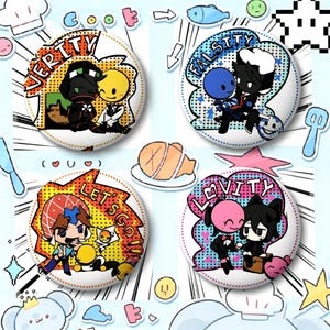 Puede incluir: Cuatro chapas redondas con coloridas ilustraciones de estilo anime. Los botones muestran personajes con el texto VERITY, FALSITY, LET'S GO y LOVITY, sobre un fondo decorado con pequeños iconos como estrellas, peces y utensilios de cocina.