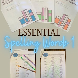 Peut inclure: Plusieurs cahiers d'exercices d'orthographe intitulés "Essential Spelling Words 1, 2 et 3". Les cahiers présentent des graphiques en barres colorés et des feuilles d'exercices avec des mots et des activités d'orthographe.