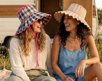 Elegant Pleated Large Brim Straw Hat Waterproof & Foldable Summer Sun Hat Chic Wide Brim Beach Accessory for Travel
