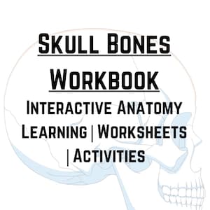 Könnte beinhalten: Handgemachtes Holzschild mit dem Text "Welcome to our home" in handschriftlichem Stil. Das Schild ist weiß mit schwarzer Schrift bemalt und hat ein Used-Finish, ideal für Bauernhausdekoration.