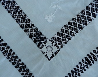 Antique Linen Tablecloth - Embroidered Cutwork Tablecloth - Large White Cutwork Tablecloth - Spiderweb Embroidery - Rare Linens