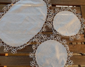 3 Piece Linen and Crocheted Doilies - Lot of 3 Tatted Doilies  - Flower Crocheted Round Doilies - Off White Vintage Doily