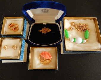 New Vintage Avon Jewelry - Lot of 5 Pieces Avon Jewelry - Avon Le Frog Earrings - Avon Feather Flurry - Avon Come Summer Necklace - Brooch