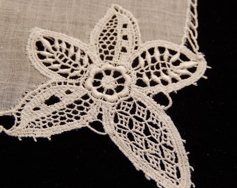 Wedding Hankie - Bridal Handkerchief - White Bridal Hankie - Fine Crochet Brides Handkerchief - Vintage Crochet - Rare Linens