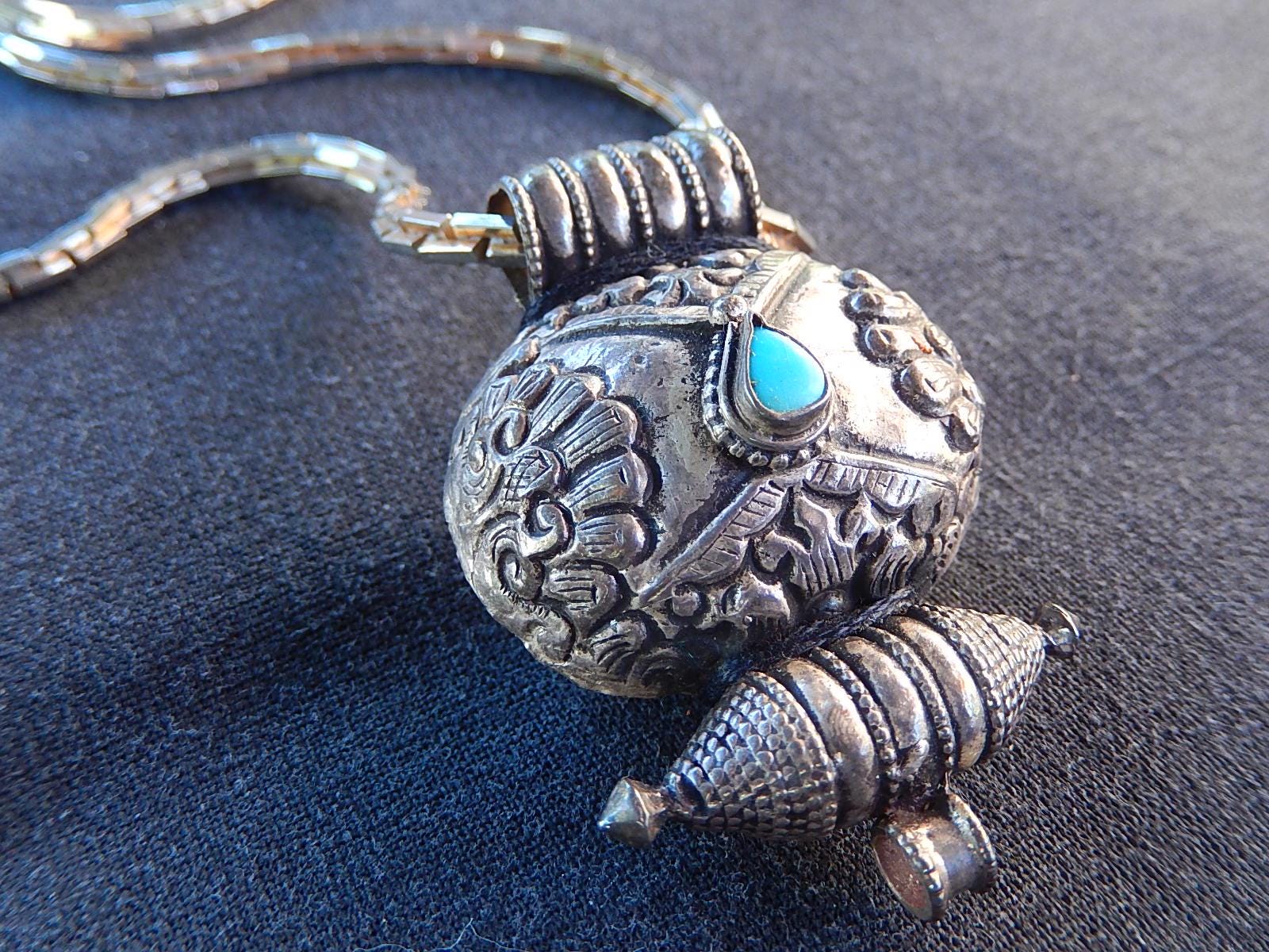 LaChicVintageCloset - Etsy