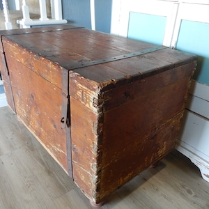 Antique Steamer Trunk G.U Witney Maker Flat Top Wood chest Coffee Tabl -  antiques - by owner - collectibles sale 
