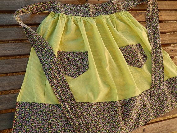 Vintage Half Apron - Handmade Ladies Half Apron - Retro Japanese 1950s Half Apron - Lime Green & Pink Kitchen Apron - Rare Apron
