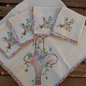 Linen Tablecloth & Napkins - Hand Embroidered Small Tablecloth with 4 Matching Napkins - Embroidered Basket Motif - Vintage Textiles