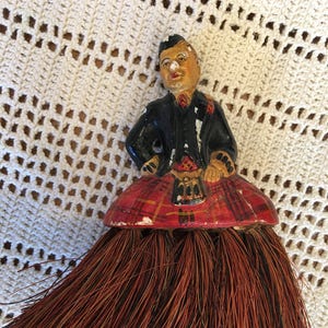 Antique Scotsman Brush. Plaster Scotsman Dresser Brush. Mans Decorative Dresser Brush with Kilt. Painted Scotsman on Collectable Brush.