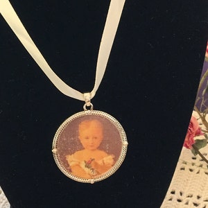 Linen PENDANT, Handmade Faux Oil Painting Portrait Pendant for Period Reenacting. Silver Metal Frame, Faux Oil Painting on Linen Pendant.