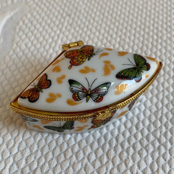 Vintage Ceramic Pill Box with Butterflies. Gold Metal Hinge an Opening Edges.