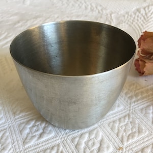 Vintage Leonard Genuine Pewter Jefferson Cup. Made in Bolivia. Pewter Cup for Period Reenacting. Flat Bottom Pewter Cup. Listing for One.