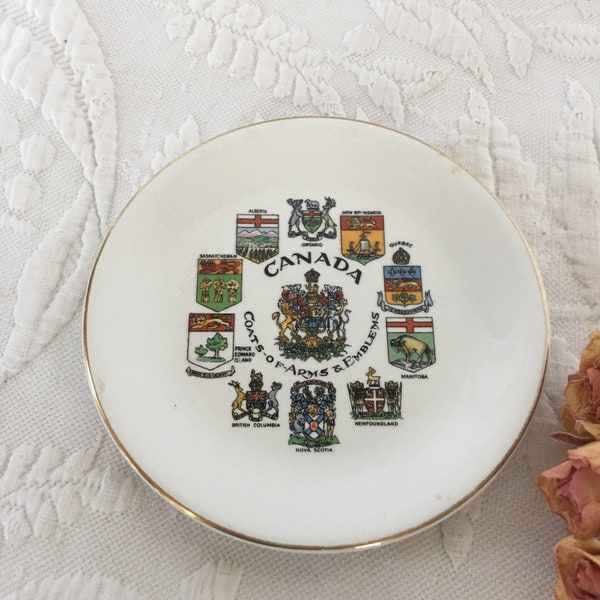 Vintage Small Canada Plate. Coats of Arms and Emblems. Simpsons Potters Ltd., Staffordshire England. Small White Plate Dish. Collectible.