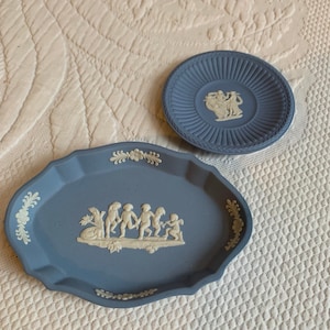 Vintage Wedgwood Blue & White Small Plate. Display or Use for a Trinket or Pin Dish. Dimensional Molded Detailing. Listing for One Plate.