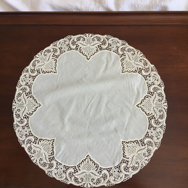 Vintage Faux Venetian Plastic Lace Doily. Vinyl Venise Faux Lace, Fool the Eye Look of Real Linen Lace. Exquisite Faux Lace Made in Italy.