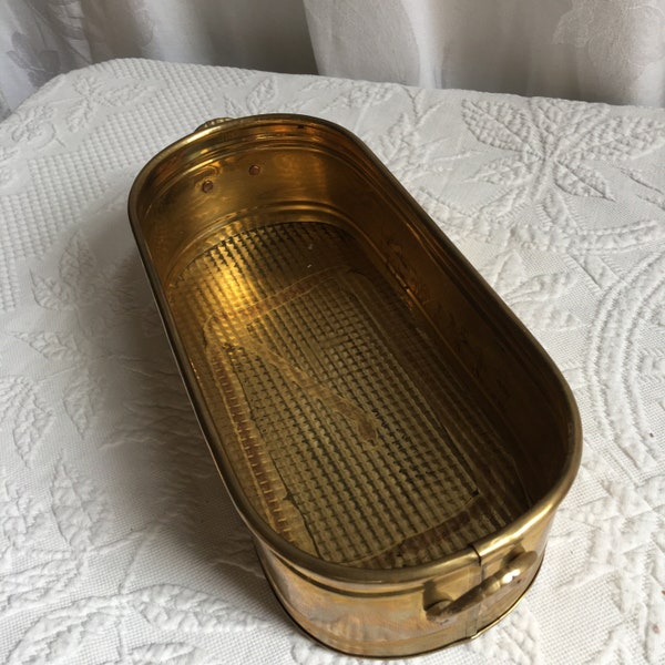 Vintage Brass Oval Planter With Ridged Design Borders. Hosley Solid Brass Planter with End Handles. Made in India.