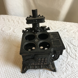 Vintage Cast Iron Stove, Miniature Kitchen Range. Opening Door in Front. Miniature Kitchen Range for Doll House. Create Burners.