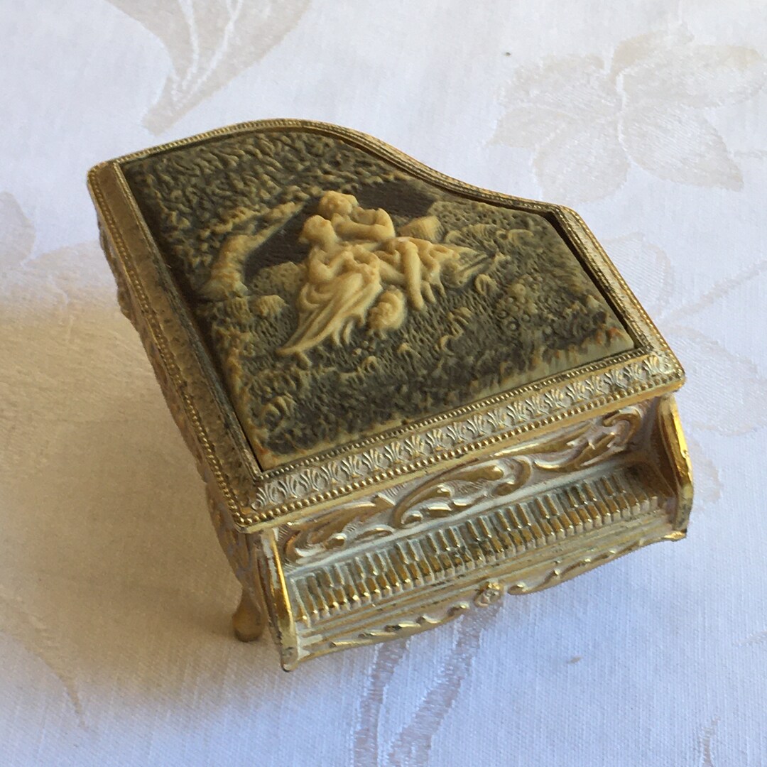 Vintage Piano Jewelry Box Cameo Romantic Picture on Top of Piano. Gold and White Roses and
