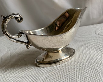 Vintage Silver Plate Gravy Bowl. Aladdin's Lamp Shaped Gravy Boat. Signed Crescent on the Bottom. English Silver.