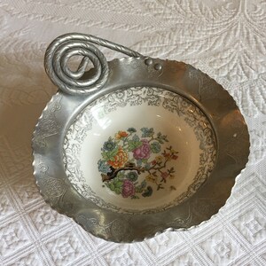Vintage Farber & Shlevin Ceramic Bowl in an Aluminum Holder Built In. Free and Flower Design on Silver Bordered Bowl. Serve Nuts or Candy.