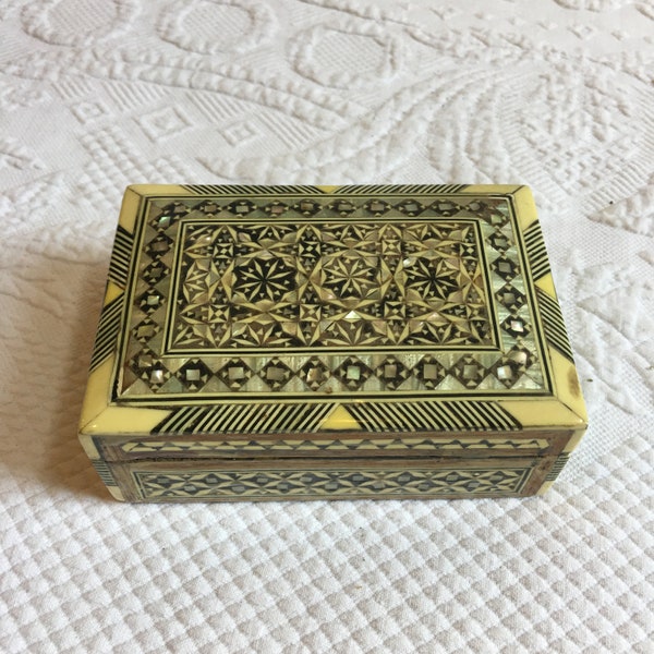 Vintage Mother of Pearl Inlaid Box. Intricate Work. Mother of Pearl Tiny Inlay Beautiful Light Color Geometric Designs. Jewelry or Trinkets.