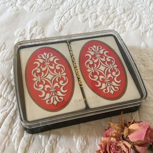Tarjetas de juego vintage. Juego de cartas del Congreso Canasta. 105 Tarjetas en Plástico Dos Ccase Seccionado. Por The United States Playing Card Company.