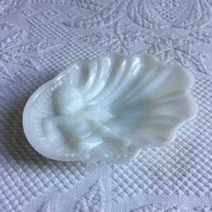Vintage Milk Glass Shell Cupid Dish. Great for a Dresser to Collect Jewelry and Trinkets. Use as a Soap Dish. Beautiful Collectible.