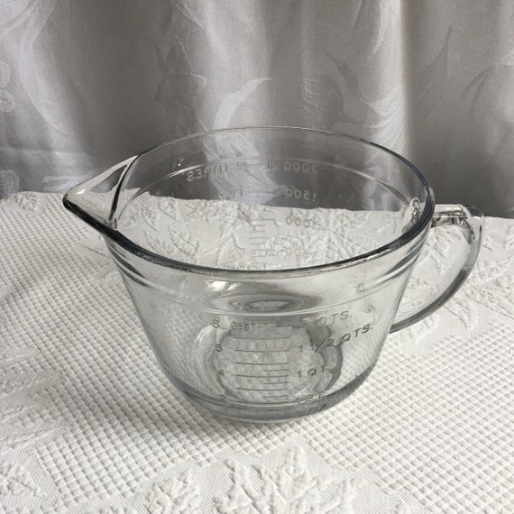 Anchor Hocking microwave safe clear glass measuring pitcher, spouted batter  bowl