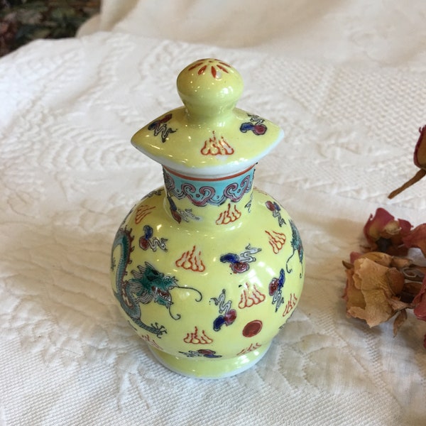 Vintage Chinese Dragon Snuff Bottle with Yellow Blue and Red Hand Painting. Painted Etched Designs. Great for Display.