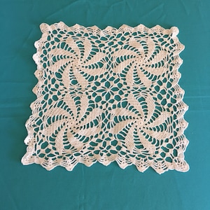 Vintage Crocheted Thread Yarn Lace Table Topper Mat. Soft White Centerpiece Doily.